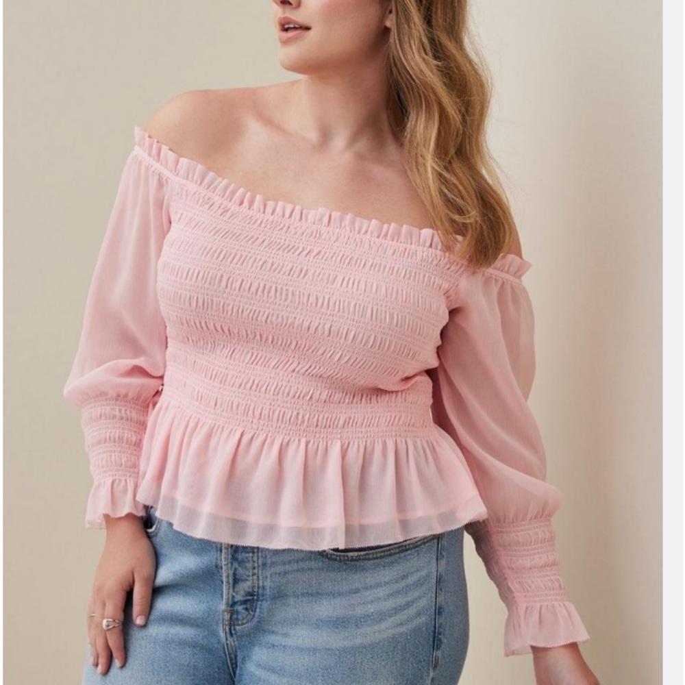 dRA Los Angeles Smocked Off Shoulder Top Size M
